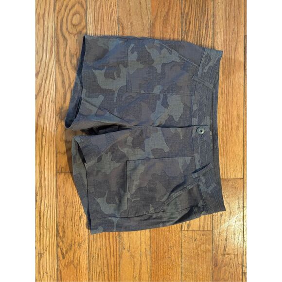 prAna Camo Shorts - Picture 1 of 3